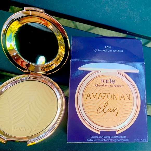 💕Amazonian clay blurring powder foundation💕